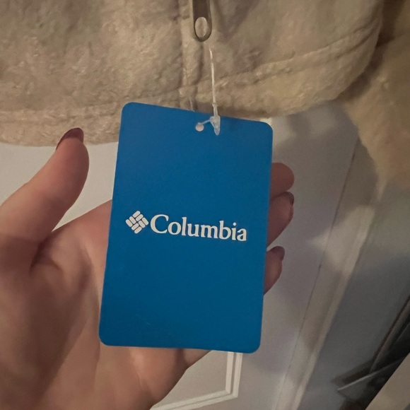 Beige Columbia Fleece - Picture 10 of 11
